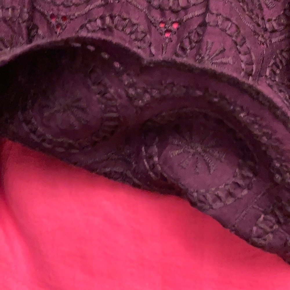 Textured design with eyelets in maroon/purple - Picture 8 of 8